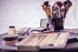 ¿Cuáles son los maquillajes basicos que debe tener una mujer?