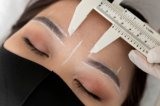 ¿Cómo se llaman los materiales para hacer cejas?